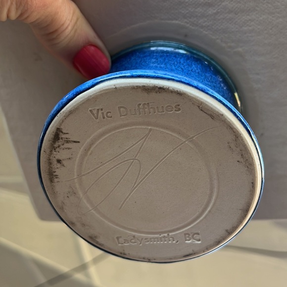 Charming modern cobalt blue flower pottery vase with built-in flower frog. - Picture 6 of 12